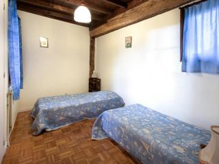 Gîte chaleureux avec cheminée, grande terrasse, jeux pour enfants et promenades à dos d'ânes - FR-1-496-283 - Saint-Médard-en-Forez - 7