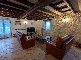 Gîte spacieux avec piscine chauffée, jardin, WIFI et animaux admis - FR-1-653-273 - 1