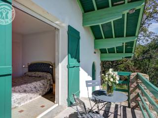 Gîte familial avec cheminée, terrasse et jardin - Animaux acceptés - FR-1-496-177 - Arcon - 2
