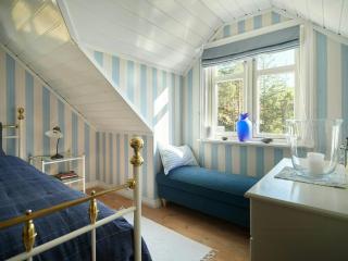 Beachfront Gem With Outdoor Kitchen In Hvaler - 2