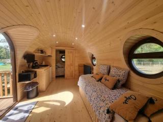 Séjour Authentique dans un Tonneau Viticole avec Piscine Chauffée et Mini-Ferme - FR-1-496-325 - - 3