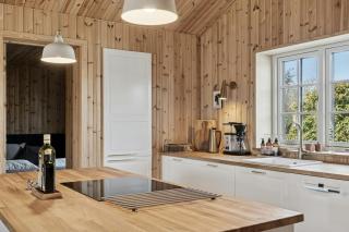 Modernized Holiday Home 800 Meter From The Beach - 6