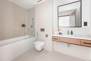 VayK - Luxury 1BR with Marina View - 8