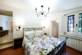 Historic Villa Overlooking Lake Trasimeno - 1