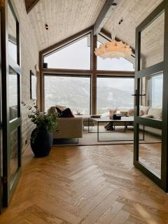 Stylish Cabin In Scenic Surroundings - 4
