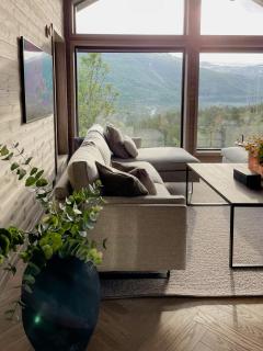 Stylish Cabin In Scenic Surroundings - 2