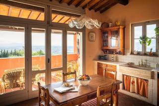 Historic Villa Overlooking Chianti Hills - 8