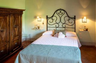 Historic Villa Overlooking Chianti Hills - 3