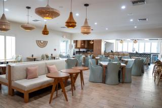 Inn of Naples, Tapestry Collection by Hilton - 4