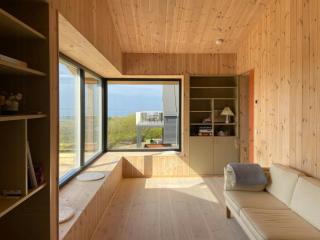 Modern Summer House Overlooking The Water - 9