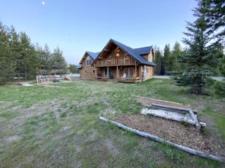 Spacious Log Cabin Retreat with Game Room & Hot Tub Near Island Park, Idaho - Rea - 9
