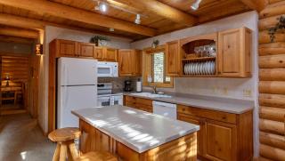 Spacious Mountain Retreat with Hot Tub & Game Room Near National Forest – Close to Outdoor Adventures in Idaho - 8
