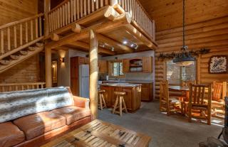 Spacious Mountain Retreat with Hot Tub & Game Room Near National Forest – Close to Outdoor Adventures in Idaho - Trude - 5