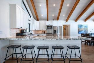Scenic Riverside Cabin with Private Trail Access and Fly Fishing Near Alpine, Wyoming - Alpine - 6