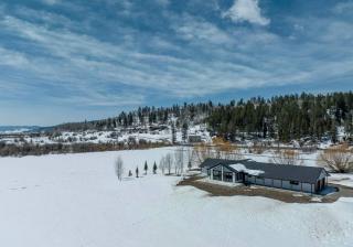 Scenic Riverside Cabin with Private Trail Access and Fly Fishing Near Alpine, Wyoming - 5