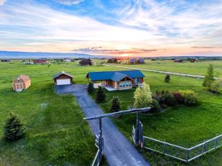 Secluded Mountain-View Cabin with Cross-Country Trails Near Scenic Lakes in Idaho - Driggs - 3