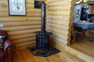 Secluded Mountain-View Cabin with Cross-Country Trails Near Scenic Lakes in Idaho - 1