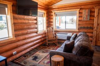 Rustic-Chic Log Cabin with King Bed & Kitchen | Bonners Ferry, Idaho Retreat - Bonners Ferry - 5
