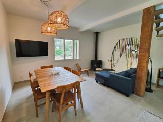 Peaceful Villa On Bages Peninsula - 0