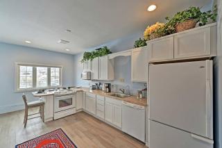 Tranquil Mountain Guesthouse with Hot Tub and Creek Views Near Trails in Lander, Wyoming - Lander - 6