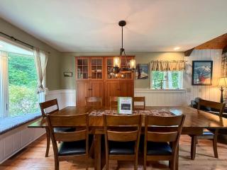 Spacious Cabin Retreat Near Attitash Mountain in Bartlett, New Hampshire - Bartlett - 6