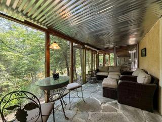 Spacious Cabin Retreat Near Attitash Mountain in Bartlett, New Hampshire - Bartlett - 2