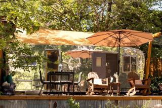 Vintage Riverfront Glamping in a Boles Trailer – Hot Tub & Private River Access Near Kernville, CA - 0
