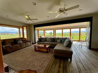 Beautiful Unit in a Scenic Farmhouse Retreat with Panoramic Views near Skiing & Trails in Tetonia, Idaho - 8