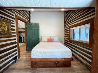 Charming Riverfront Cabin with Hot Tub and Dock Access Near Scenic Trails in Island Park, Idaho - Island Park - 8