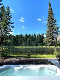 Charming Riverfront Cabin with Hot Tub and Dock Access Near Scenic Trails in Island Park, Idaho - 7