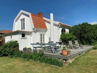 Kystnær Villa Med Badebro På Härmanö - 4