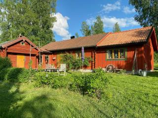 Traditional Dalarna Cottage With Lake Siljan Views - 6
