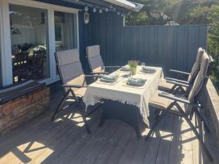 Seaside Cabin With Views Over Røssesundet - 9