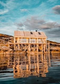 Architectural Gem On Rocks In Kvenvær - Kvenvær - 9