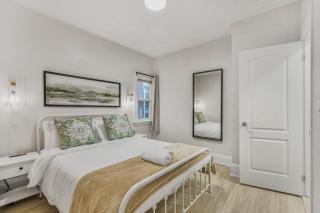 Chic 2 BR Urban Retreat Near Beach Free Parking - 1