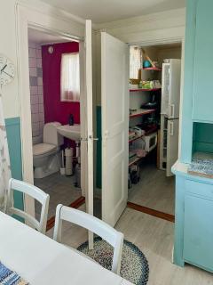 Traditional Red House By The Lake In Småland - 1