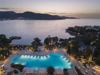 DoubleTree by Hilton Bodrum Isil Club Ultra All-Inclusive Resort - Torba - 2