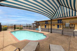 Travelodge by Wyndham New Braunfels - 6
