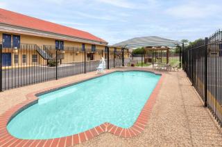 Travelodge by Wyndham New Braunfels - New Braunfels - 5