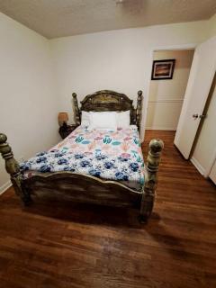 Pet-Friendly 3-Bedroom Ranch with Backyard, Fireplace & Near Nashville - 1