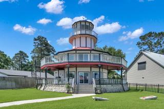 Lighthouse Views & Lake Vibes – 4BR Retreat in Livingston, TX - Livingston - 0