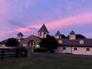 Stay in a Converted Horse Stall Suite with Private Bath, Breakfast & Farm Views Near Old Hickory Lake - 0