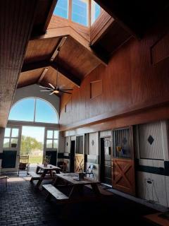 Stay in a Converted Horse Stall Suite with Private Bath, Breakfast & Farm Views Near Old Hickory Lake - 7