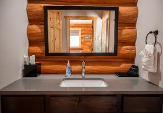 Cozy 1-Bedroom Log Cabin with Full Kitchen & Wi-Fi | Bonners Ferry, Idaho Retreat - Bonners Ferry - 1