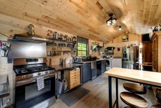 Charming 2-Bedroom Cabin Retreat in Sylva, NC for a Perfect Mountain Escape - Sylva - 9