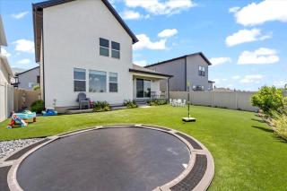 Spacious Family Retreat with Trampoline near Cherry Hill in Kaysville, Utah - Kaysville - 0