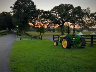 Cozy Loft B&B with Country Breakfast & Premium TV near Old Hickory Lake – Lebanon, Tennessee - Cedar Grove - 6