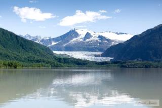 Spacious Mountain-View Retreat with Hot Tub Near Trails and Downtown in Juneau, Alaska - Juneau - 1