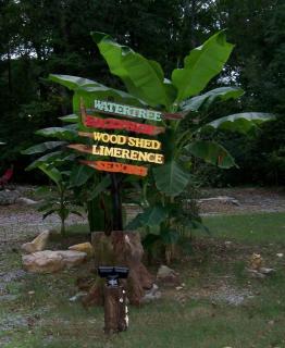 Hillbilly Chic Tiny House Near Nashville with WiFi, Kitchenette, Fire Pit & Trails - Lebanon - 7