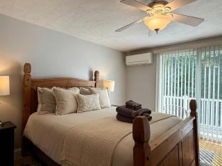 Cozy Cabin Retreat Near Saco River in Conway, New Hampshire - Conway - 9